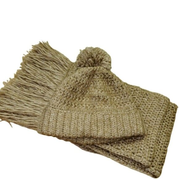 Alpaca blend 2 piece set beannie and scarf,  pompom hand made crochet - Picture 1 of 8